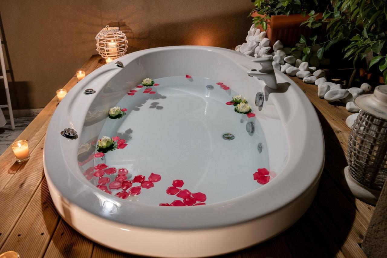 Castello Luxury Residence With Private Jacuzzi 하니아 외부 사진