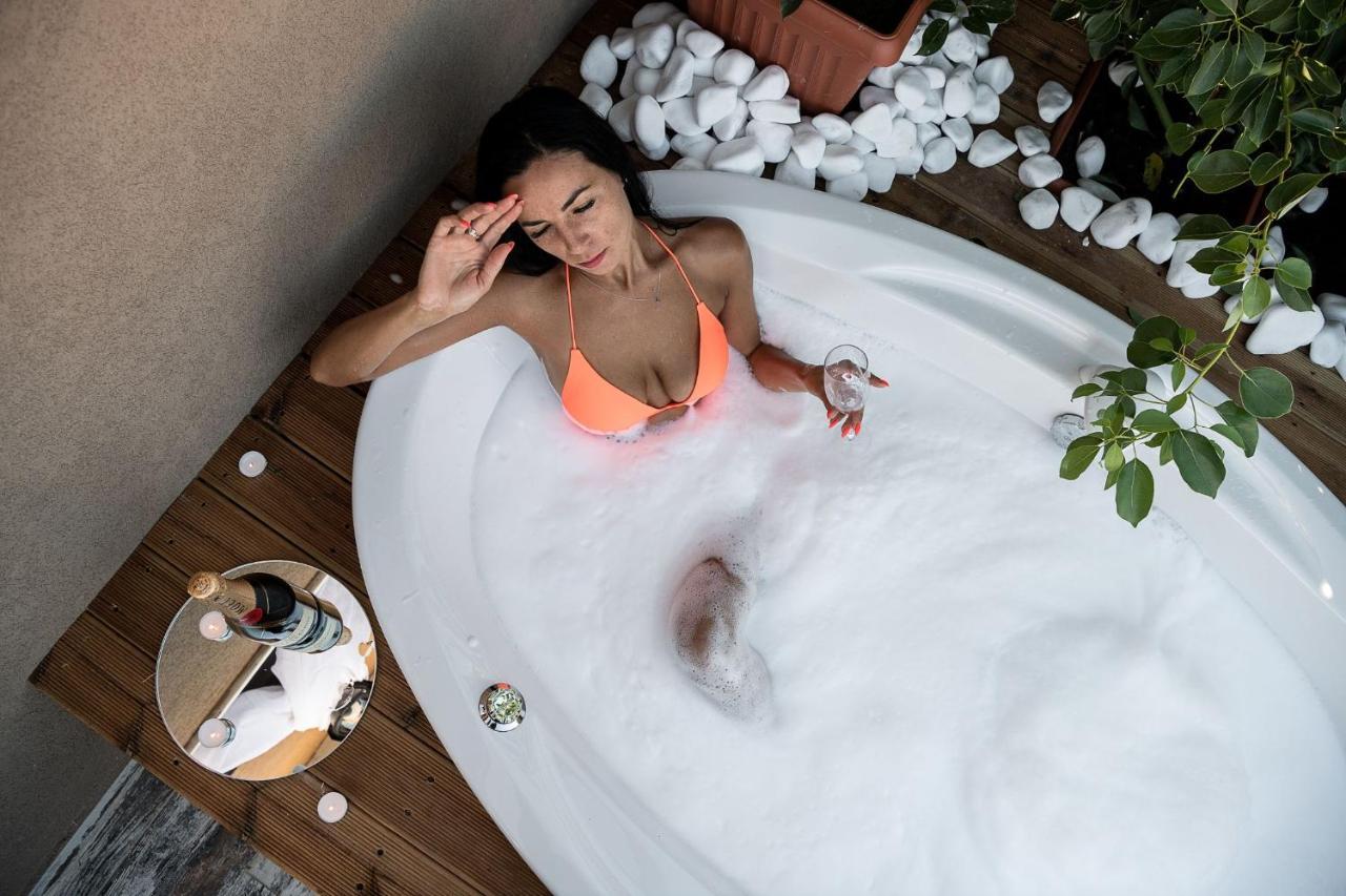 Castello Luxury Residence With Private Jacuzzi 하니아 외부 사진